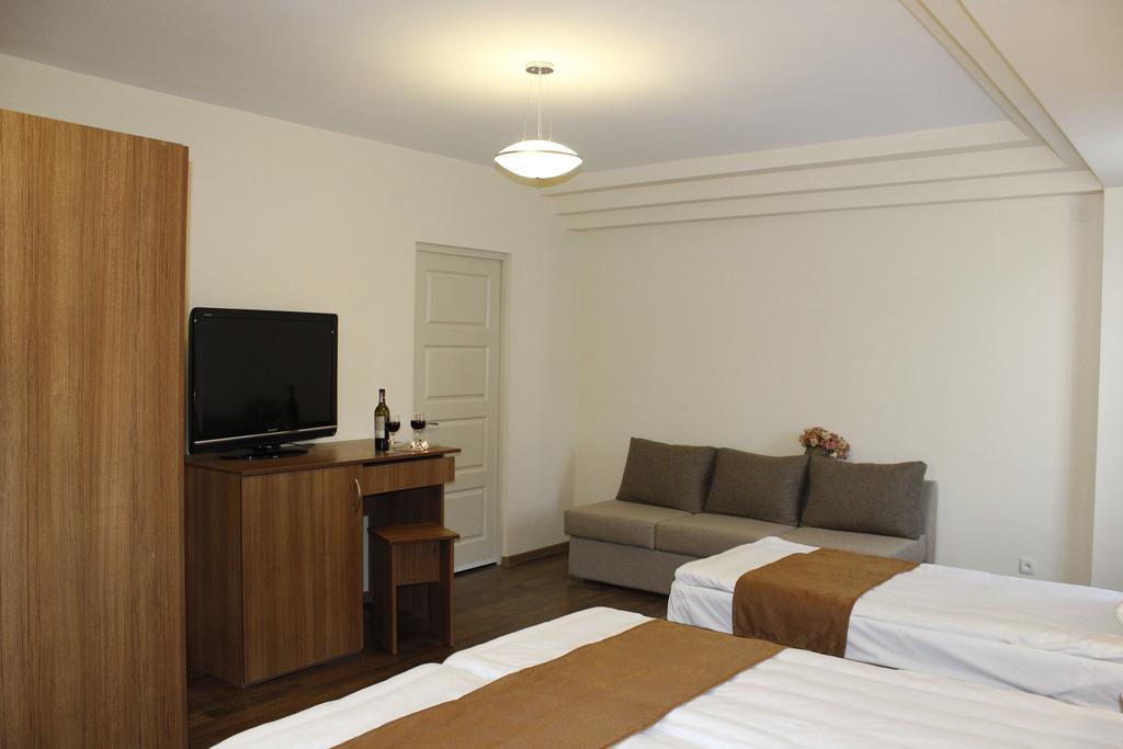 5Th Floor Guest House 예레반 객실 사진