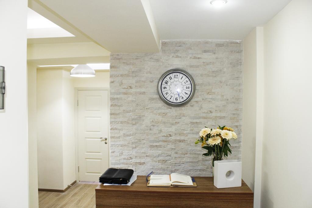 5Th Floor Guest House 예레반 외부 사진